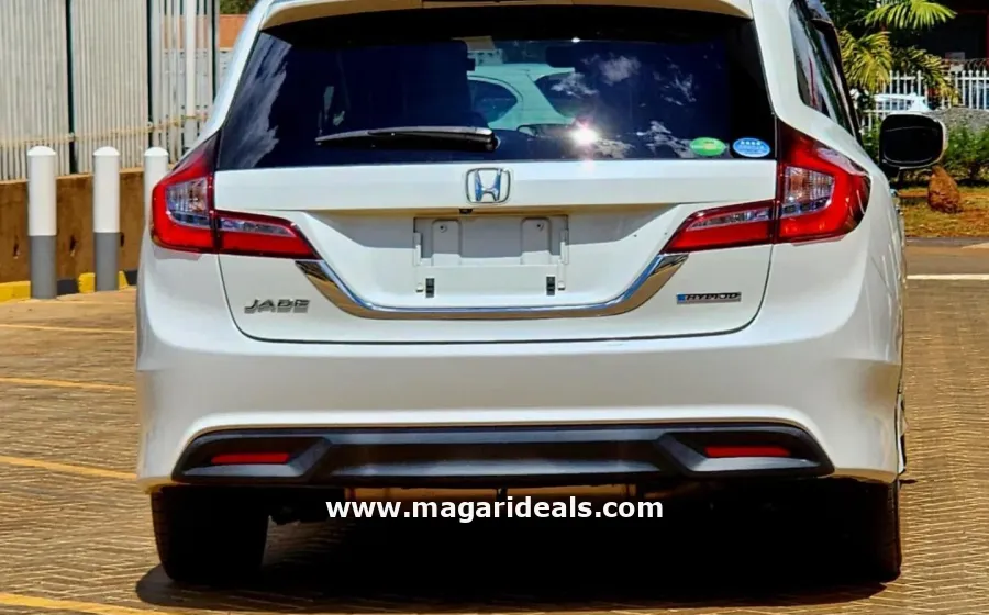 HONDA JADE HYBRID in Kenya for Sale | Magari Deals