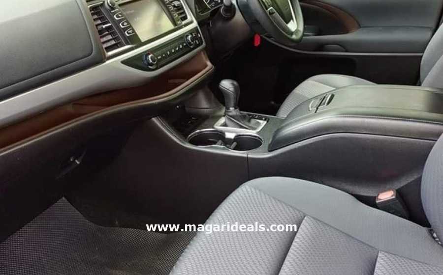 TOYOTA KLUGER 3.5l in Kenya for Sale | Magari Deals