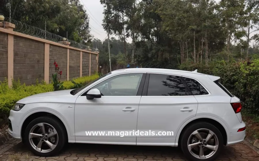 AUDI Q5 QUATTRO S-LINE White 2018 in Kenya for Sale | Magari Deals
