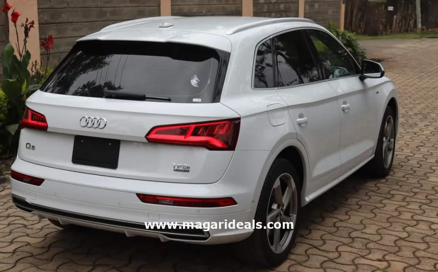 AUDI Q5 QUATTRO S-LINE White 2018 in Kenya for Sale | Magari Deals
