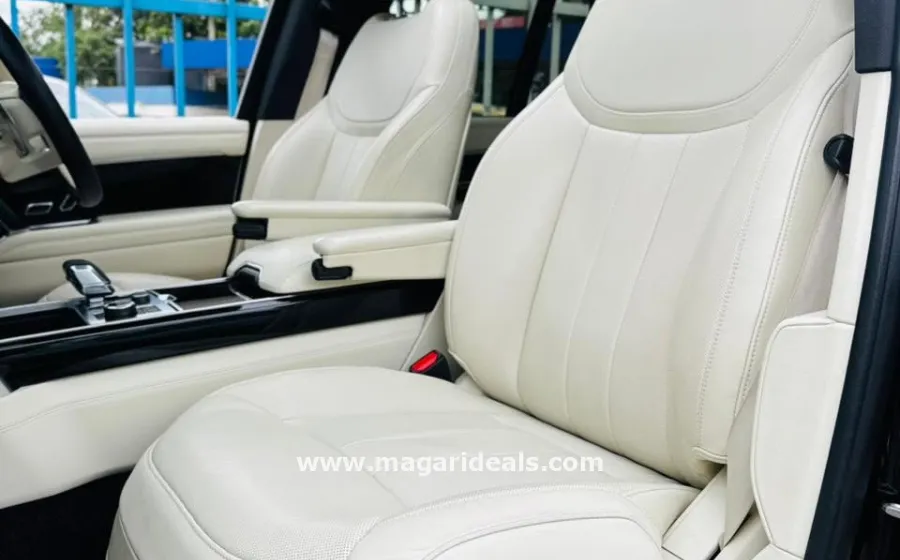 Range Rover Vogue D350 HSE in Kenya for Sale | Magari Deals