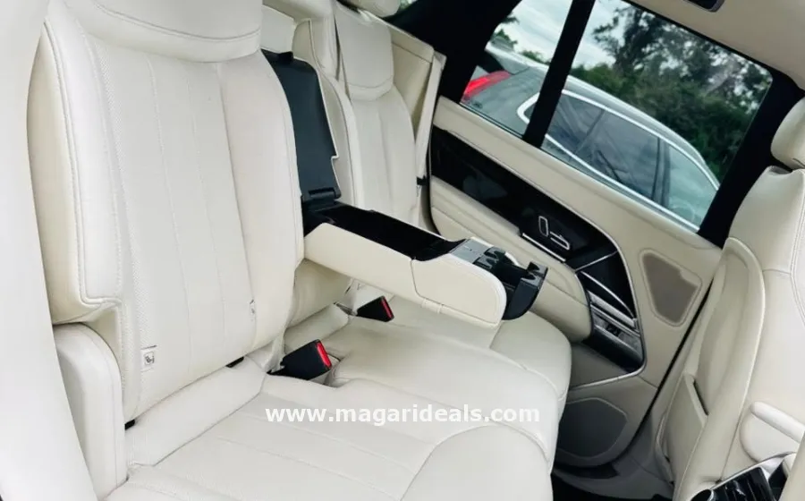 Range Rover Vogue D350 HSE in Kenya for Sale | Magari Deals
