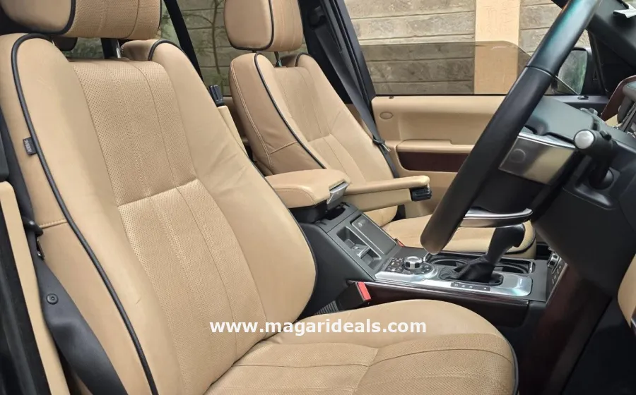 2010 Land Rover Range Rover Vogue in Kenya for Sale | Magari Deals