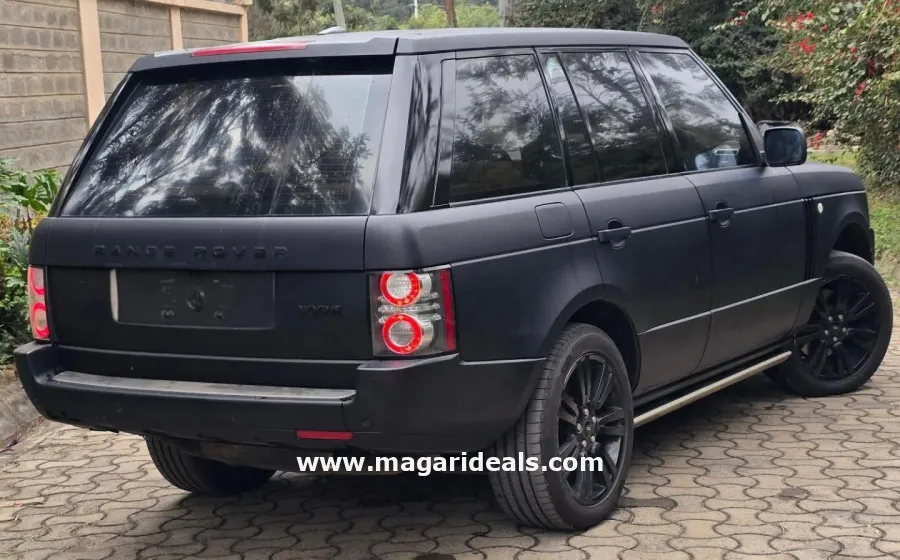 2010 Land Rover Range Rover Vogue in Kenya for Sale | Magari Deals