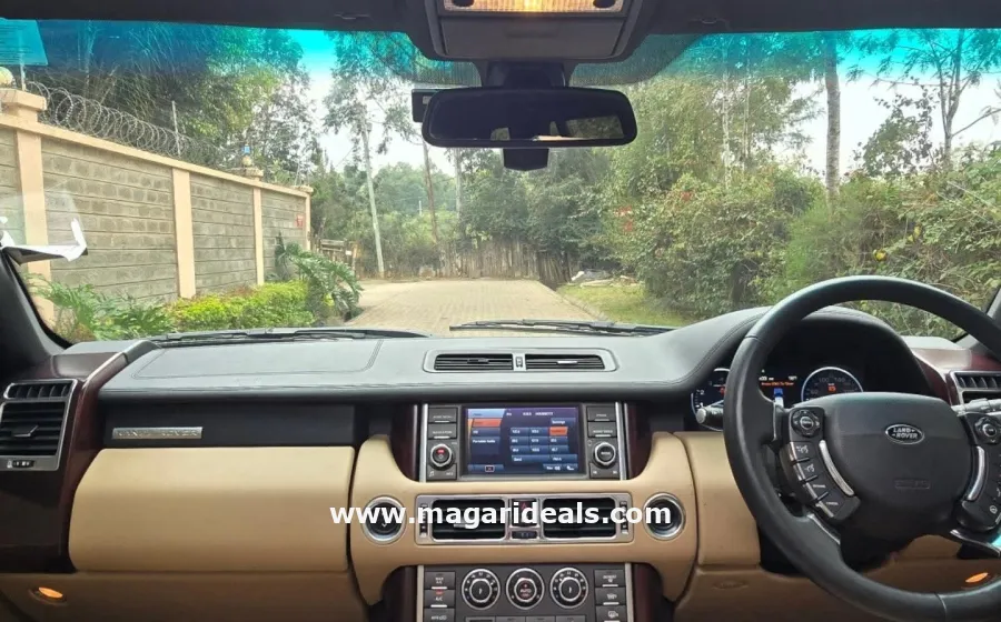 2010 Land Rover Range Rover Vogue in Kenya for Sale | Magari Deals