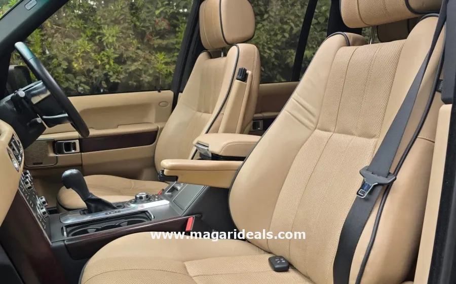 2010 Land Rover Range Rover Vogue in Kenya for Sale | Magari Deals
