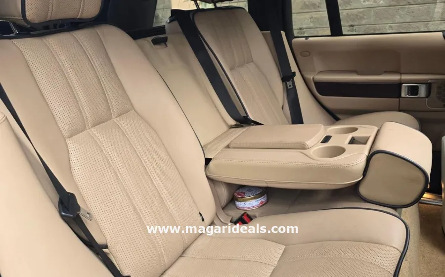 2010 Land Rover Range Rover Vogue in Kenya for Sale | Magari Deals