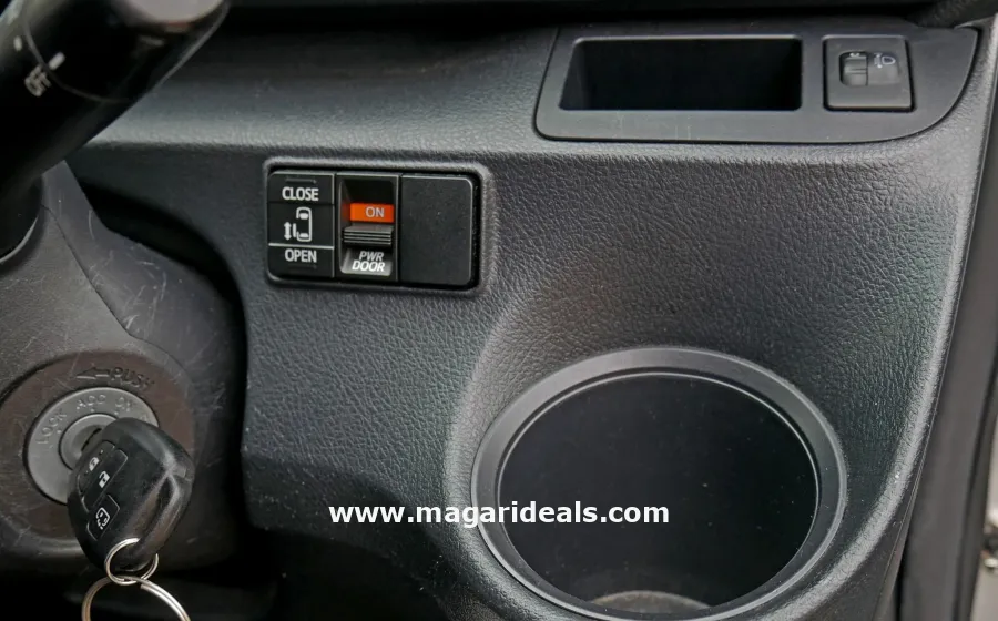Toyota Sienta 2017 in Kenya for Sale | Magari Deals