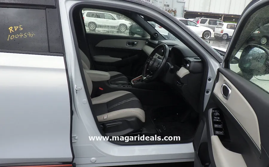 20221 Honda Vezel HEV PLAY in Kenya for Sale | Magari Deals