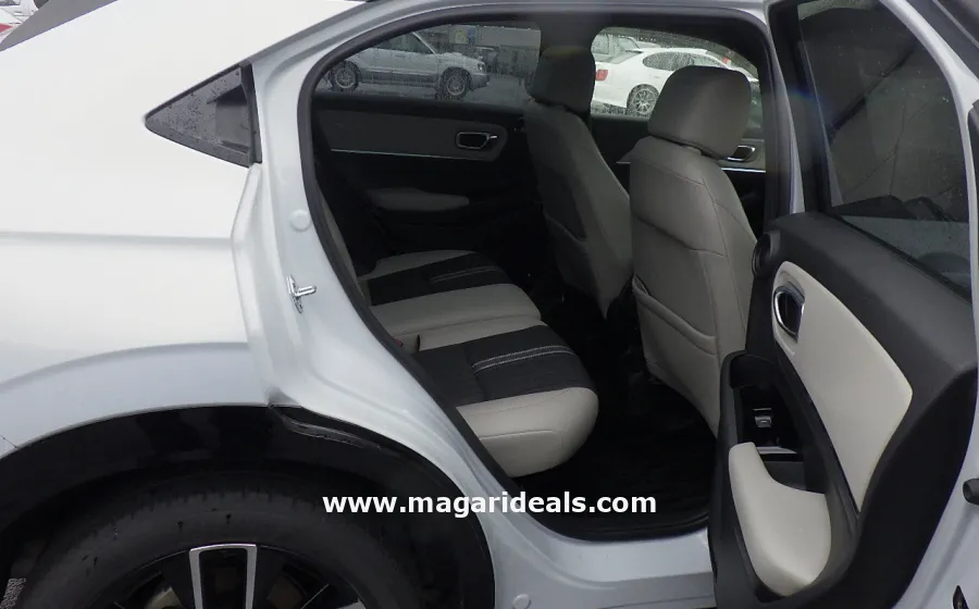 20221 Honda Vezel HEV PLAY in Kenya for Sale | Magari Deals