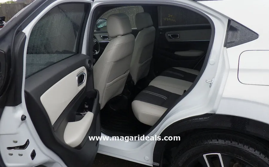 20221 Honda Vezel HEV PLAY in Kenya for Sale | Magari Deals