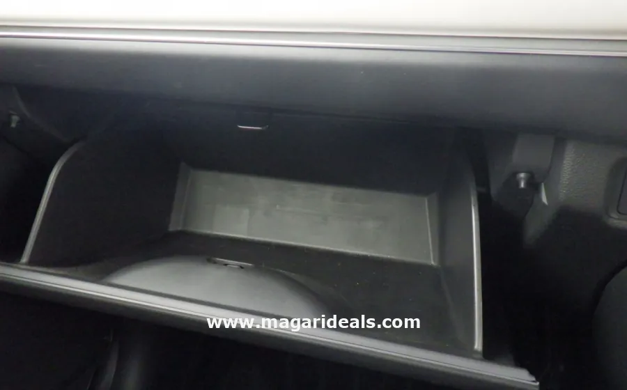 20221 Honda Vezel HEV PLAY in Kenya for Sale | Magari Deals