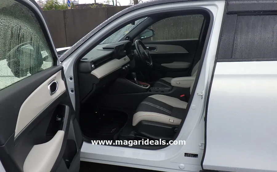 20221 Honda Vezel HEV PLAY in Kenya for Sale | Magari Deals
