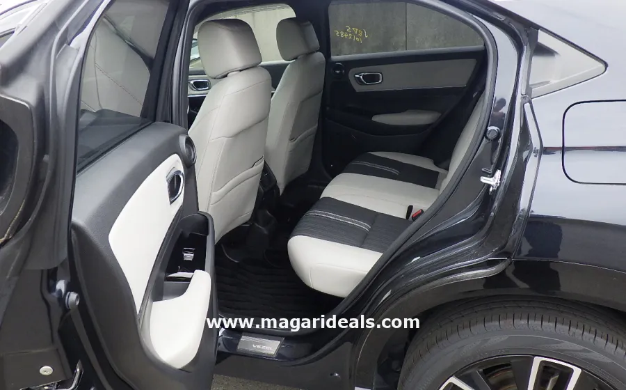 20221 Honda Vezel HEV PLAY in Kenya for Sale | Magari Deals