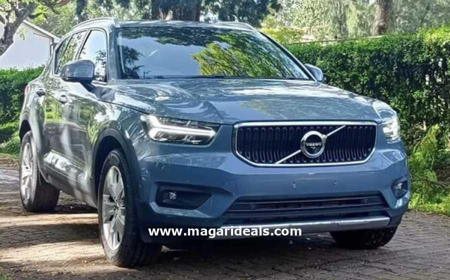 VOLVO XC40 T4 with SUNROOF in Kenya for Sale | Magari Deals